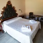 Borgo Rossi * La Strada