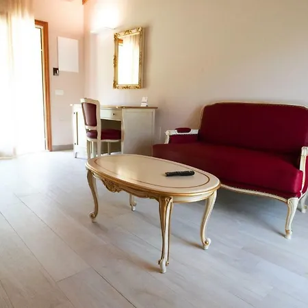 Borgo Rossi * La Strada