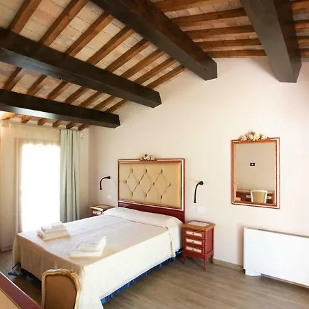 Borgo Rossi ファームステイ La Strada