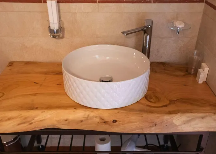 Alloggio per agriturismo Borgo Rossi *