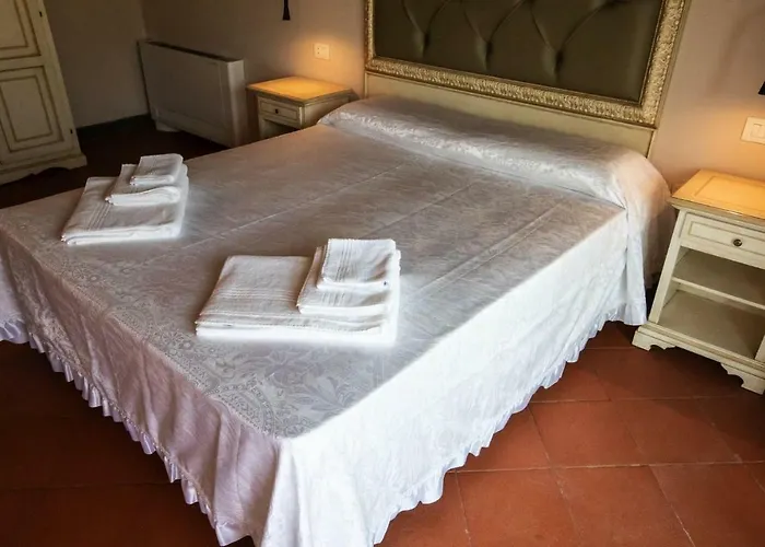 Borgo Rossi * La Strada