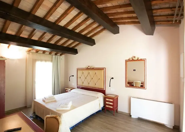 Borgo Rossi Alloggio per agriturismo La Strada