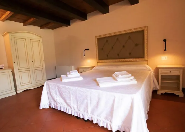 Alloggio per agriturismo Borgo Rossi La Strada