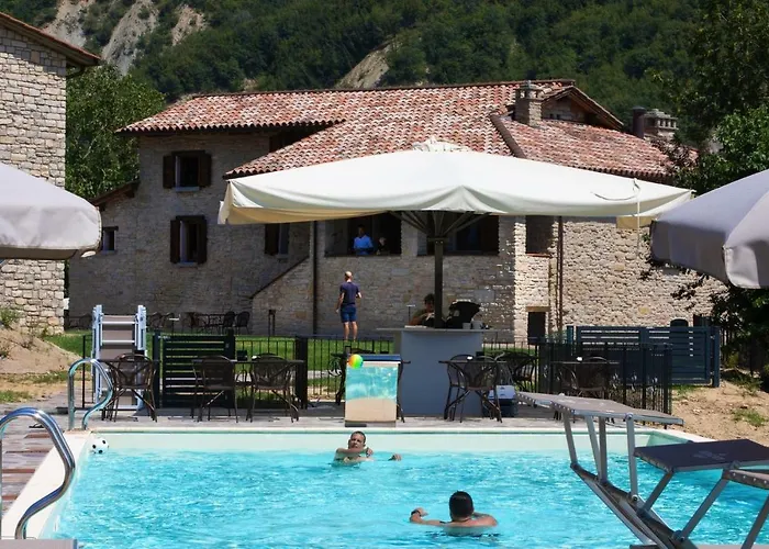 Borgo Rossi * La Strada