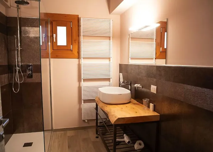 Borgo Rossi * La Strada